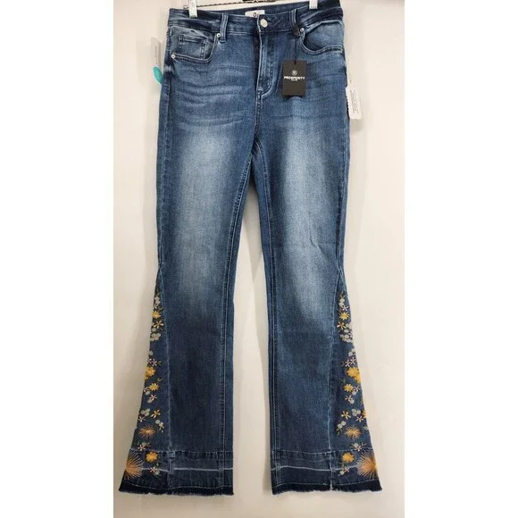 Prosperity Women's Size 8 Blue Denim Laura Embroidered Bootcut Jeans NWT - Picture 1 of 12